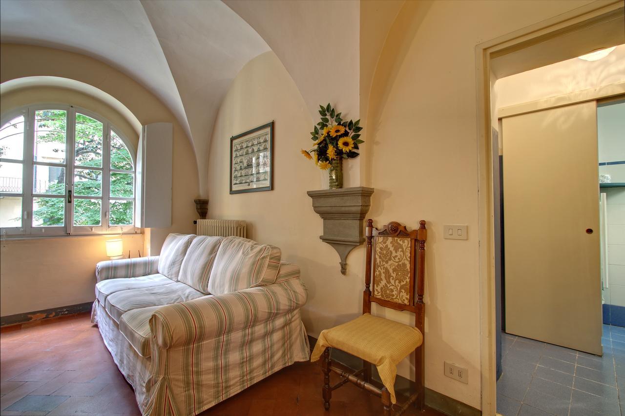 Ravel Apartment Near The Ponte Vecchio Florence Exterior photo